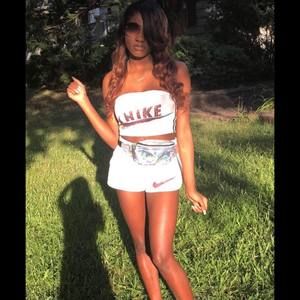 Meet your Posher, Latayviaa